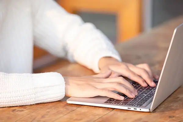 学校正在招生英语